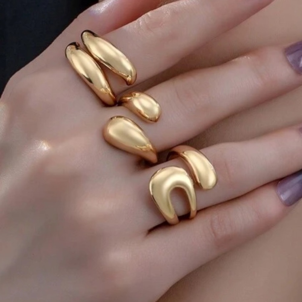 - Three piece ring set - Picture 1 of 5